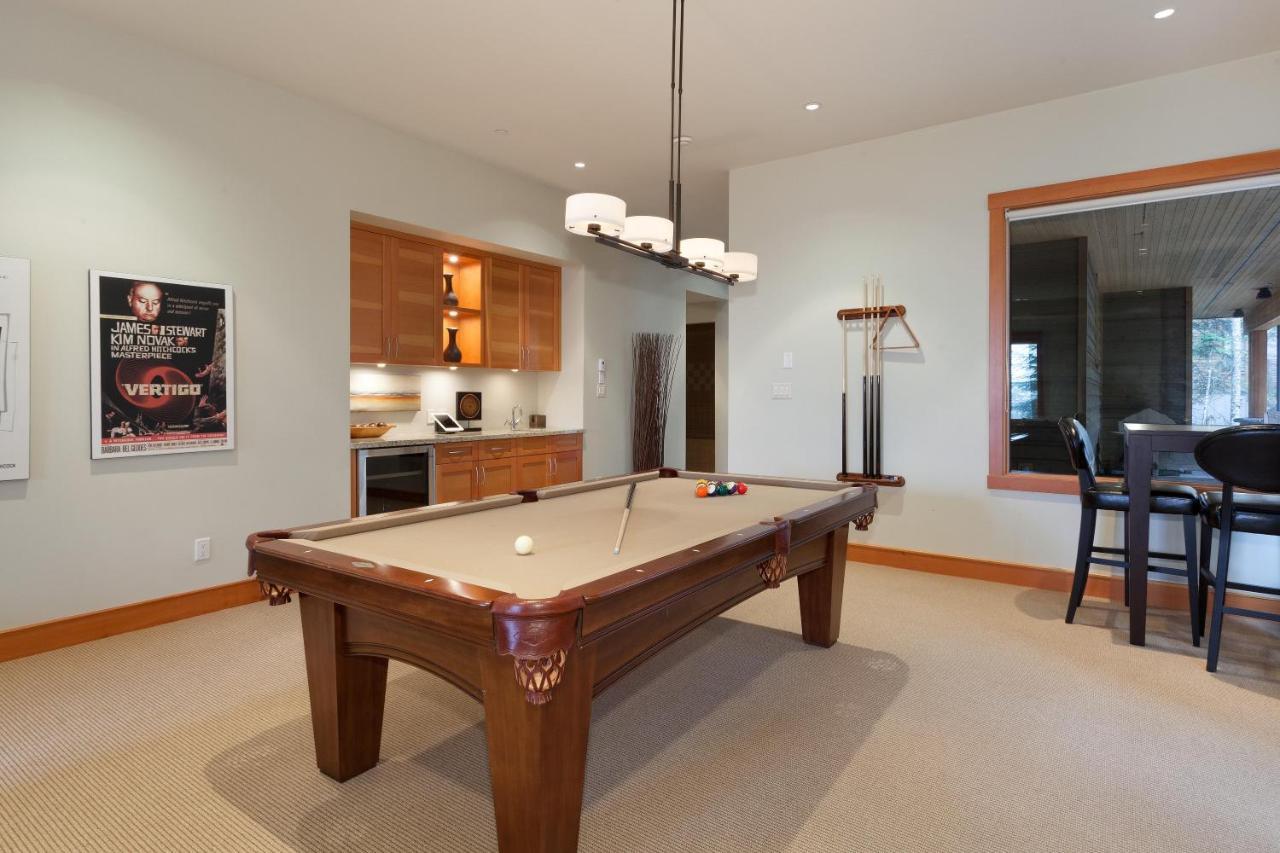 Holiday home Kadenwood 2939 | Luxury W/ Hot Tub, Media Room, Steam Room, Stunning Views