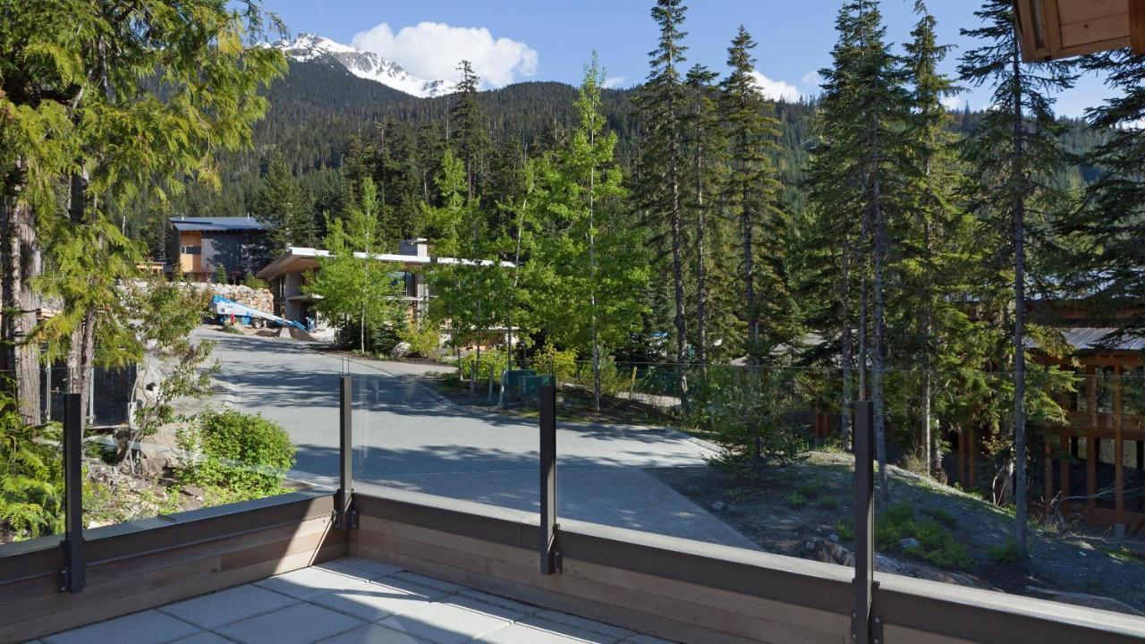 Kadenwood 2939 | Luxury W/ Hot Tub, Media Room, Steam Room, Stunning Views Holiday home Whistler
