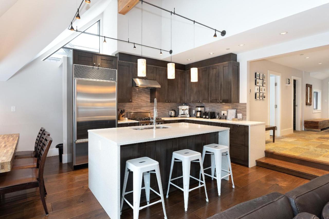 Pinnacle Ridge 21 | Family Townhome W/ Prime Access, Hot Tub, 2 Living & Fireplace Holiday home *