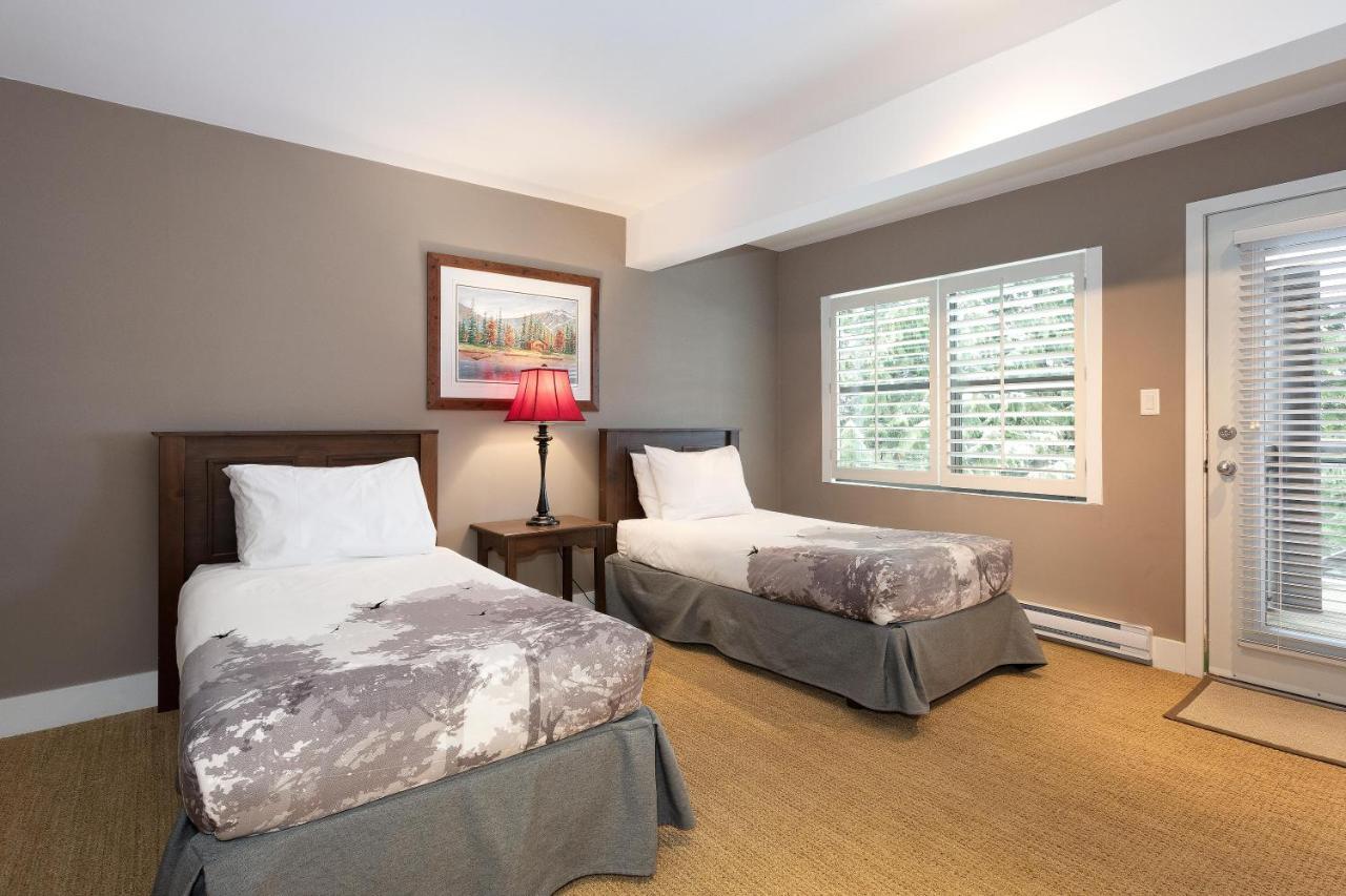 Pinnacle Ridge 21 | Family Townhome W/ Prime Access, Hot Tub, 2 Living & Fireplace * Whistler