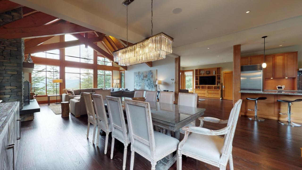 Kadenwood 2939 | Luxury W/ Hot Tub, Media Room, Steam Room, Stunning Views Whistler