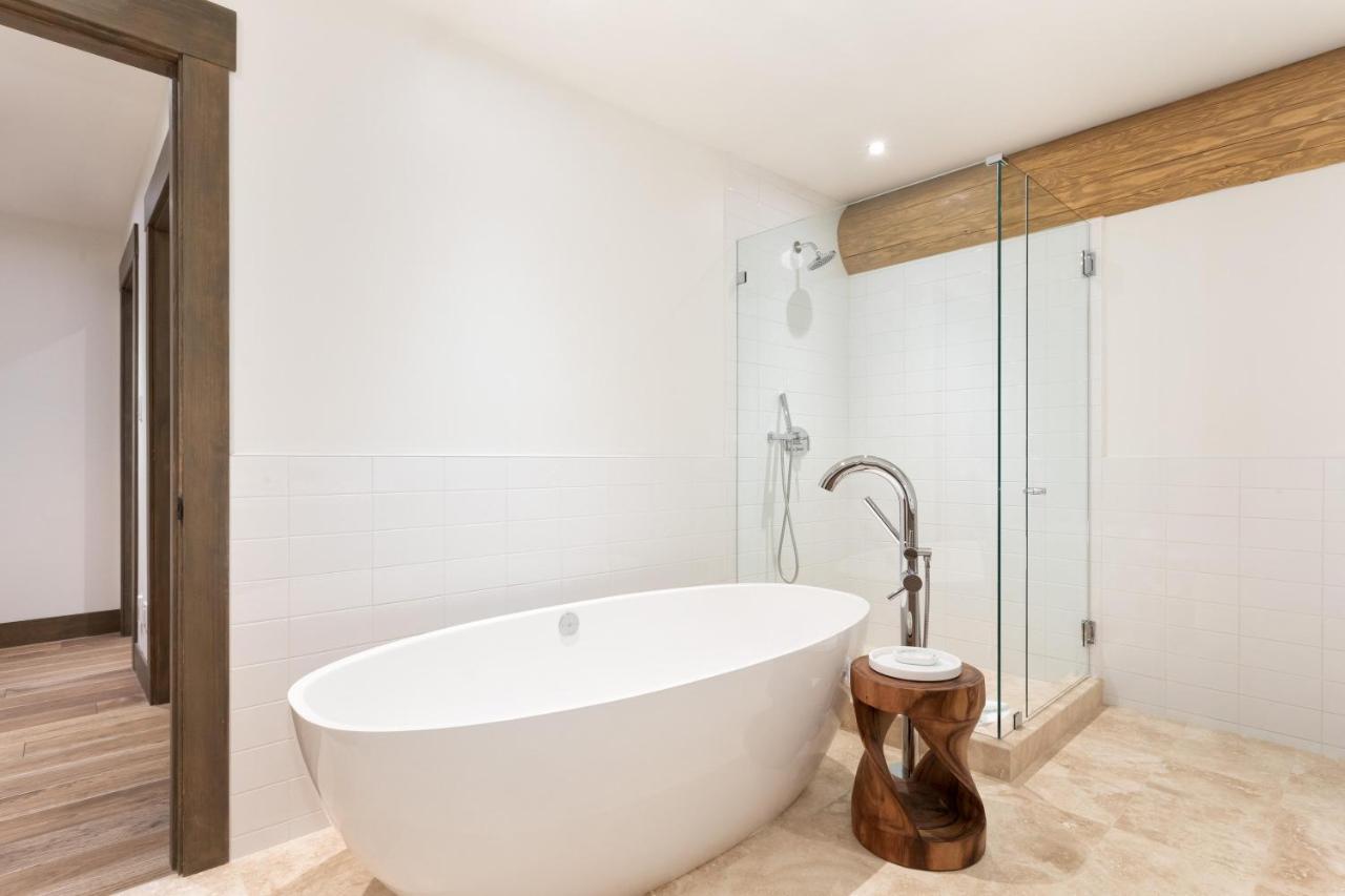 Taluswood The Heights 6 | Beautifully Updated W/ Private Hot Tub, Slopeside View, Parking Holiday home *