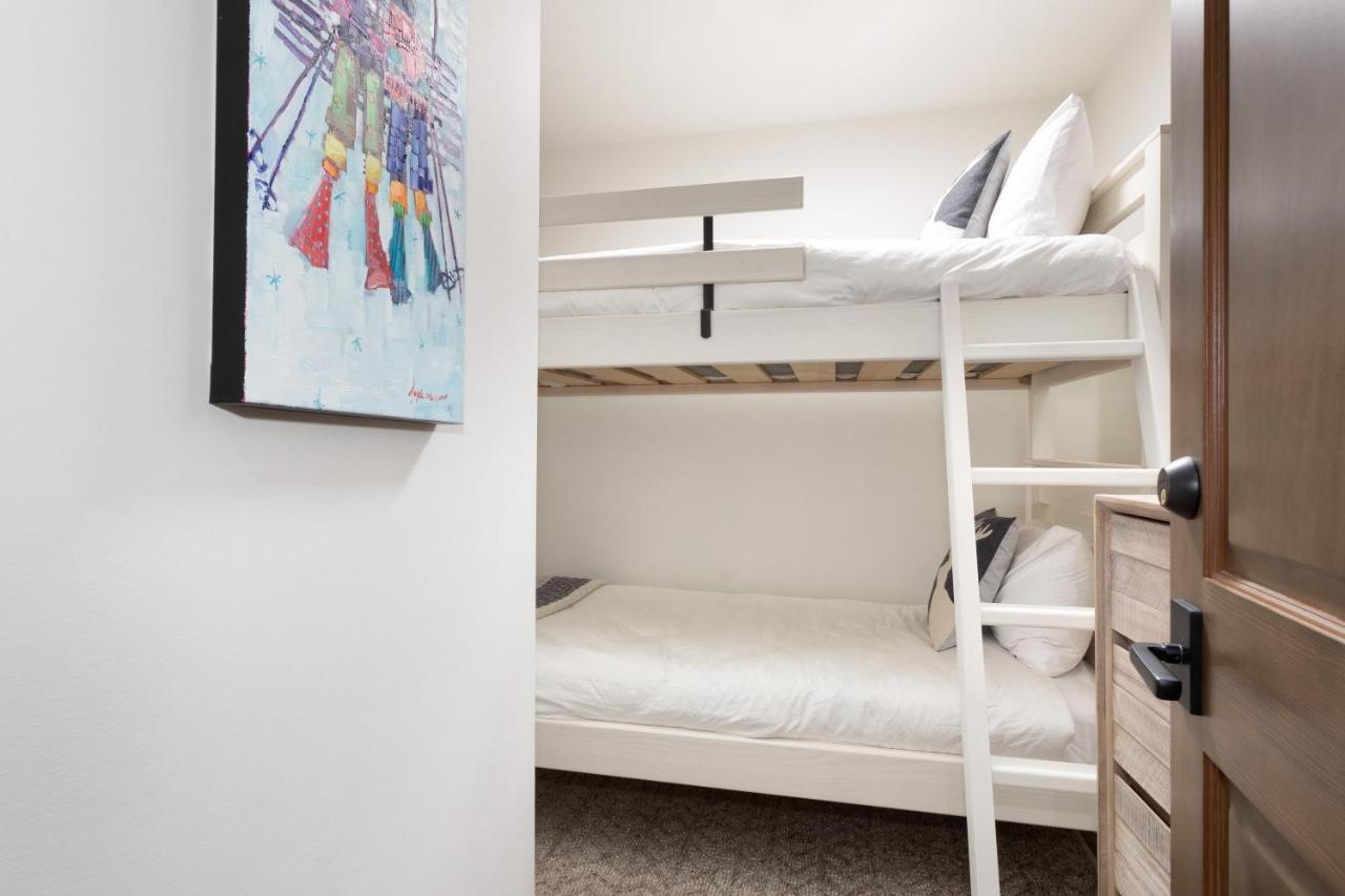 Holiday home Taluswood The Heights 6 | Beautifully Updated W/ Private Hot Tub, Slopeside View, Parking Whistler