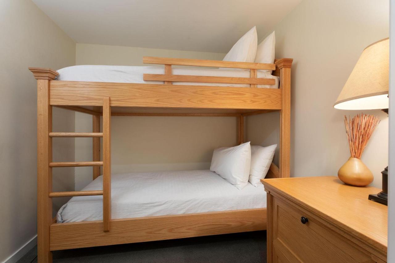 Woodrun 416 | Family Ski-in Ski-out Condo, Hot Tub, Heated Pool, Parking & Laundry Whistler