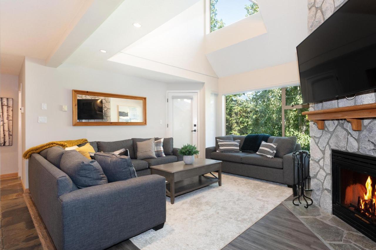 Gleneagle 14 | Family-friendly Townhome With Parking & Free Village Shuttle Whistler