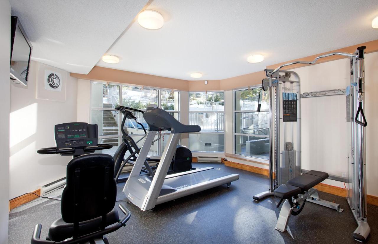 Woodrun 216 | Renovated Ski-in Ski-out W/ Free Parking, Pool, Hot Tub, & Gym *