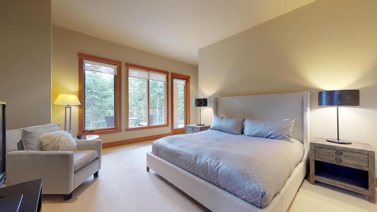 Kadenwood 2939 | Luxury W/ Hot Tub, Media Room, Steam Room, Stunning Views Holiday home *