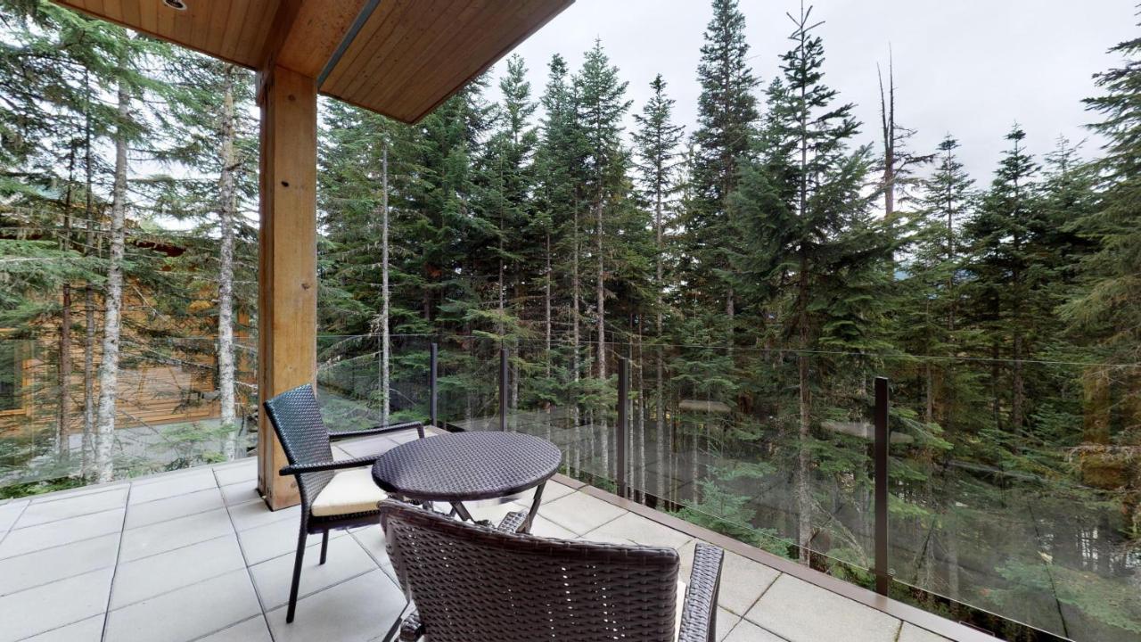 Holiday home Kadenwood 2939 | Luxury W/ Hot Tub, Media Room, Steam Room, Stunning Views Whistler