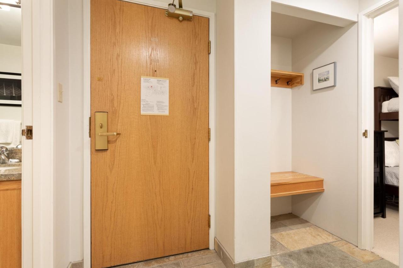 Holiday home Woodrun 216 | Renovated Ski-in Ski-out W/ Free Parking, Pool, Hot Tub, & Gym