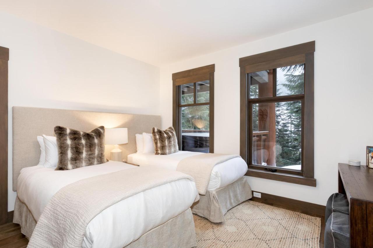 Taluswood The Heights 6 | Beautifully Updated W/ Private Hot Tub, Slopeside View, Parking Whistler