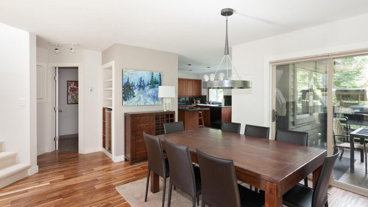 Holiday home Snowgoose 14 | Inviting Townhome W/ Access, Private Hot Tub, Parking X 2 *