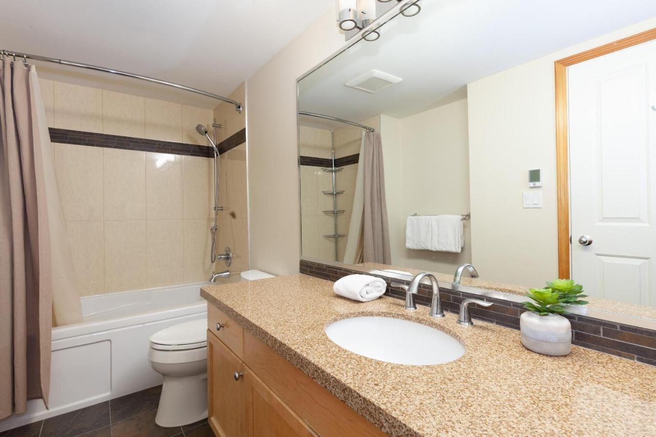 Lakeside Landing | Overlooking Lake, Mountain Views, Near X-country Skiing Trails Holiday home *