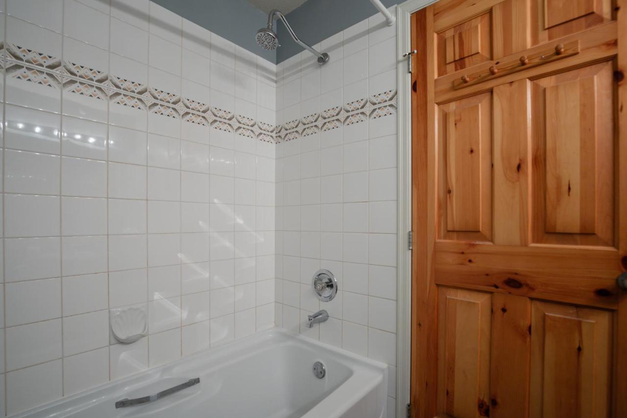 2br Cozy Townhome In Village Location By Harmony