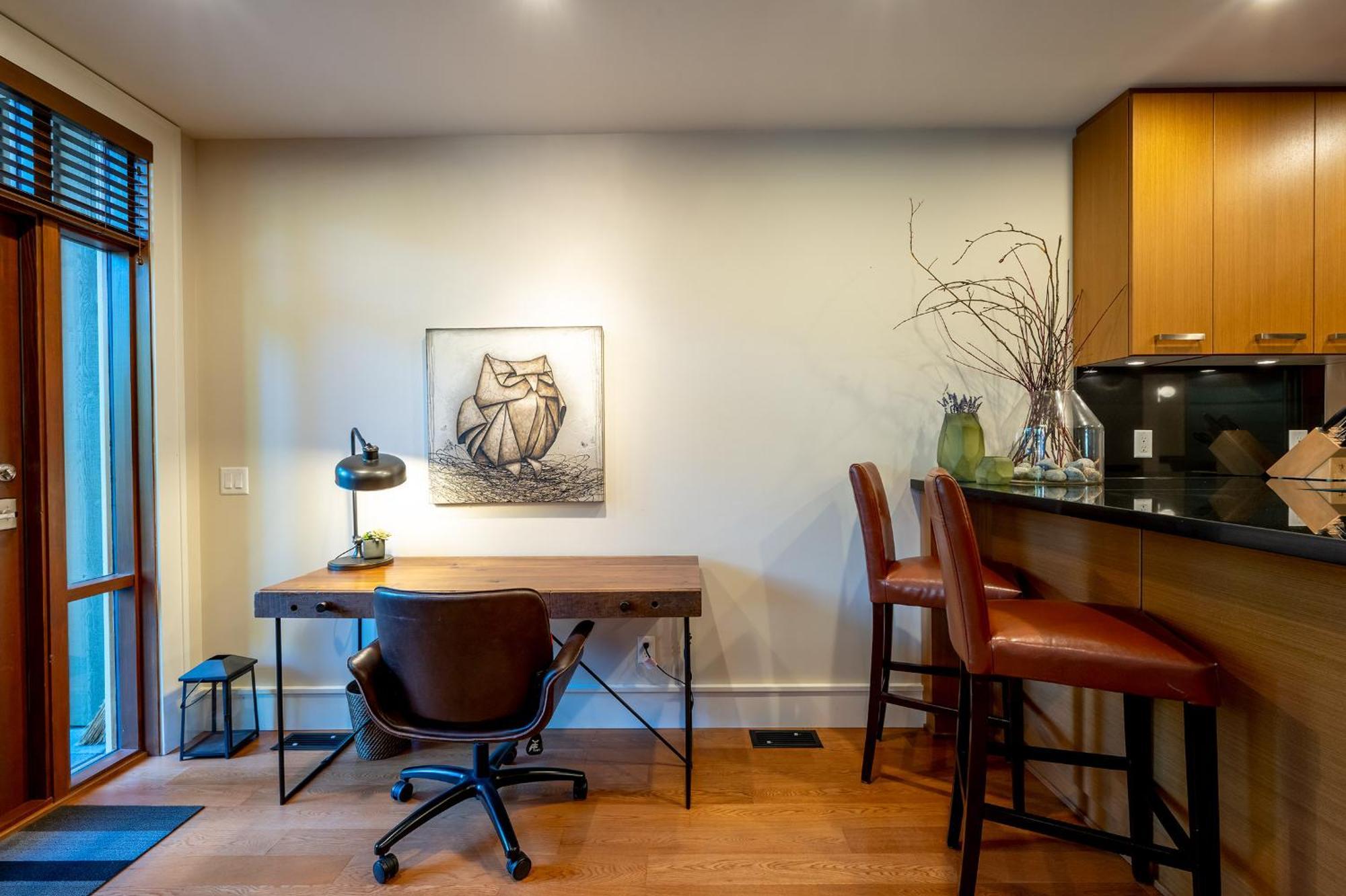 Holiday home West Coast Style 4-bedroom, 3-bathroom, Mountain View Townhome