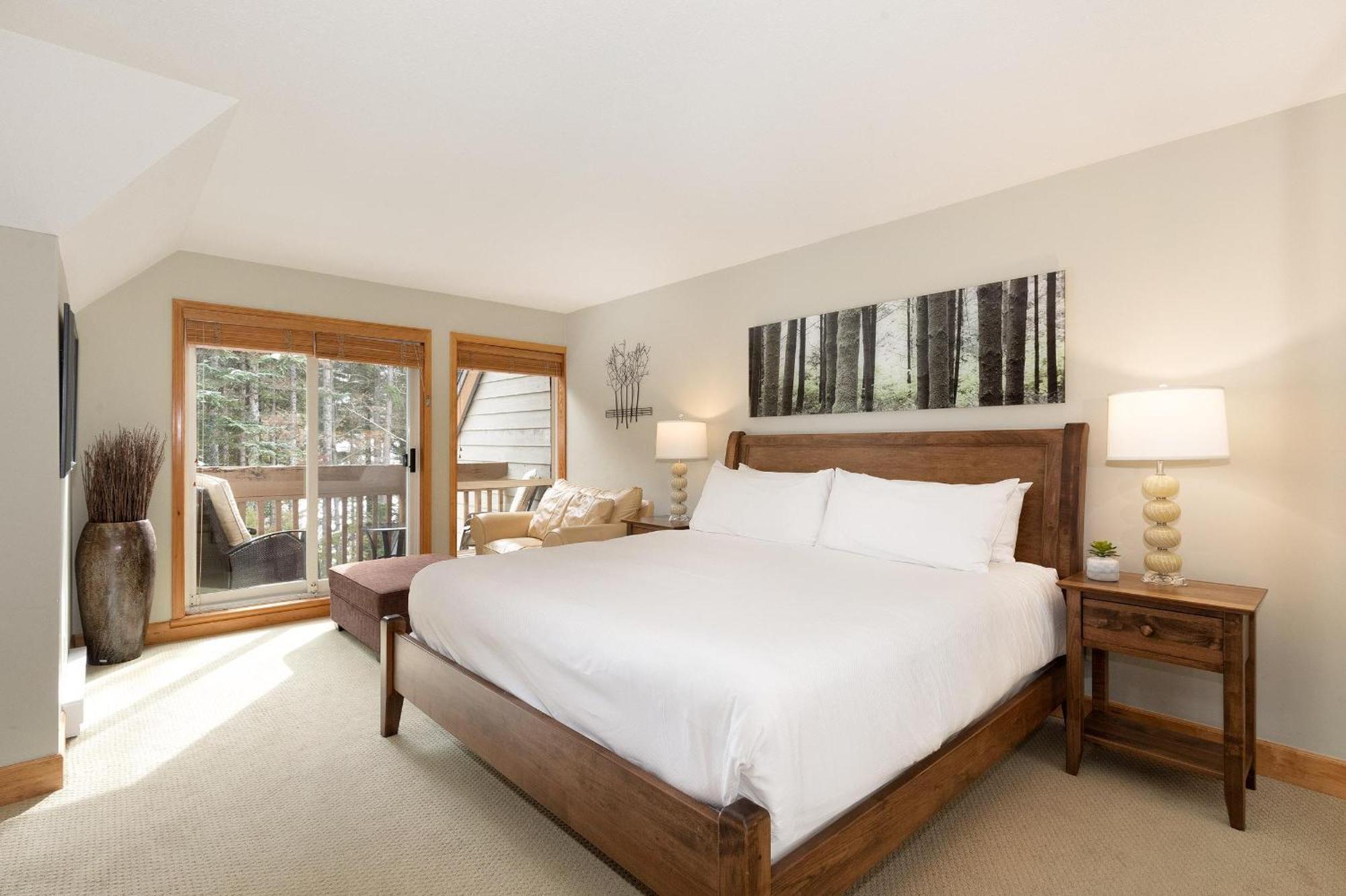 Alpine Greens 8 | Bright Townhome Near Blackcomb, Walk Or Shuttle To Skiing, Secure Parking Whistler