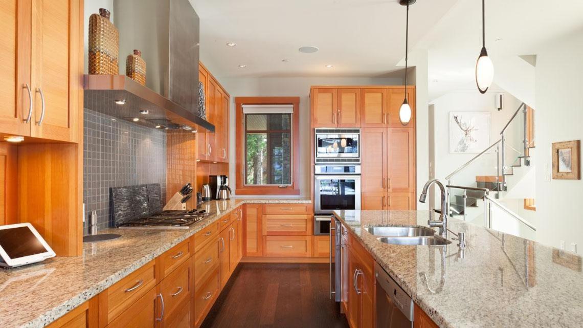 Kadenwood 2939 | Luxury W/ Hot Tub, Media Room, Steam Room, Stunning Views *