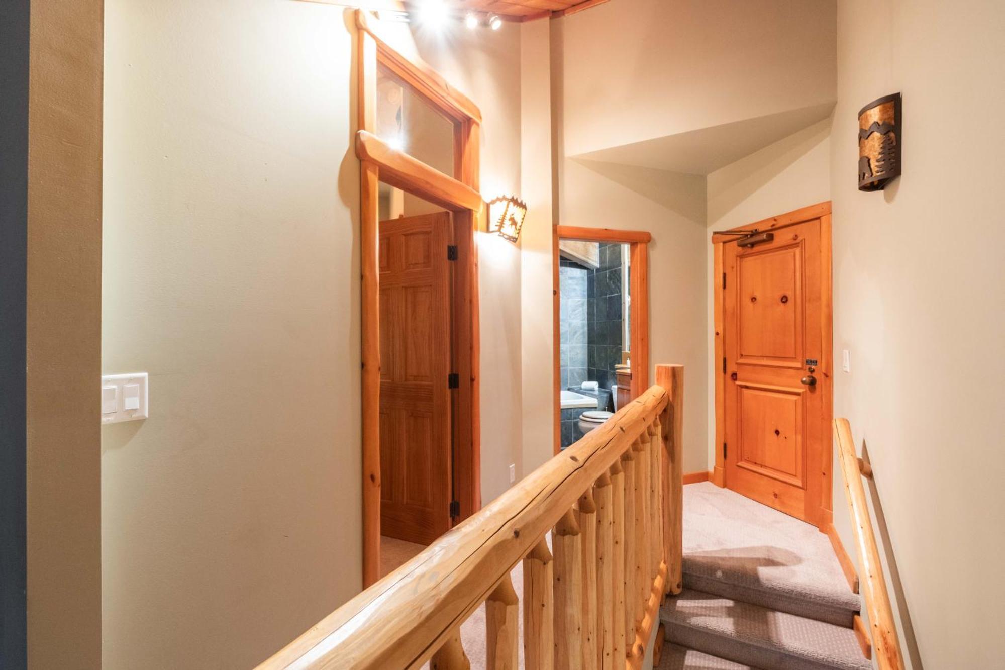 Rainbow By Outpost Whistler Holiday home Whistler