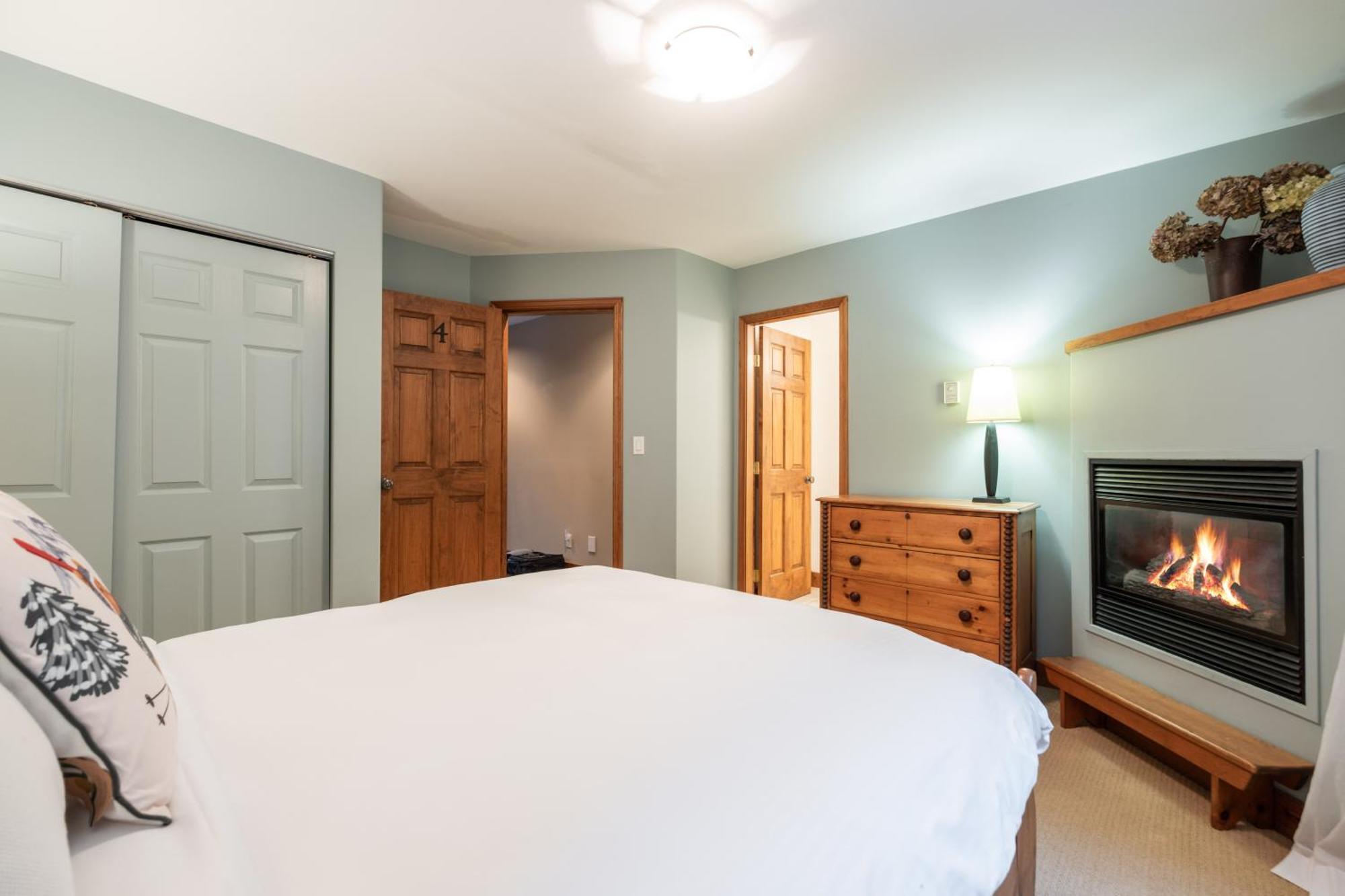 Spruce Grove By Outpost Chalet Whistler