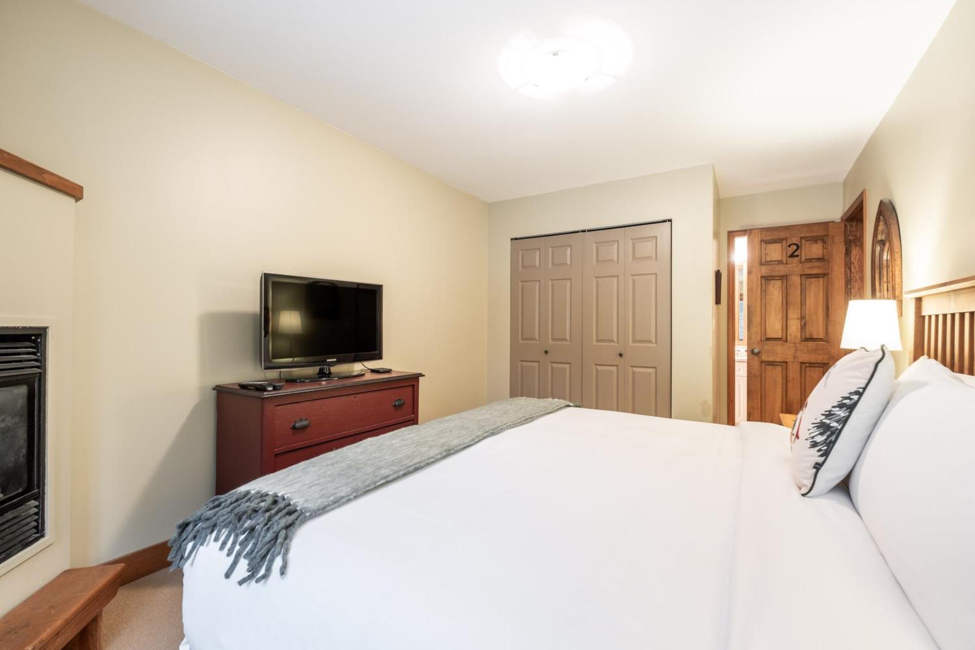 Spruce Grove By Outpost * Whistler