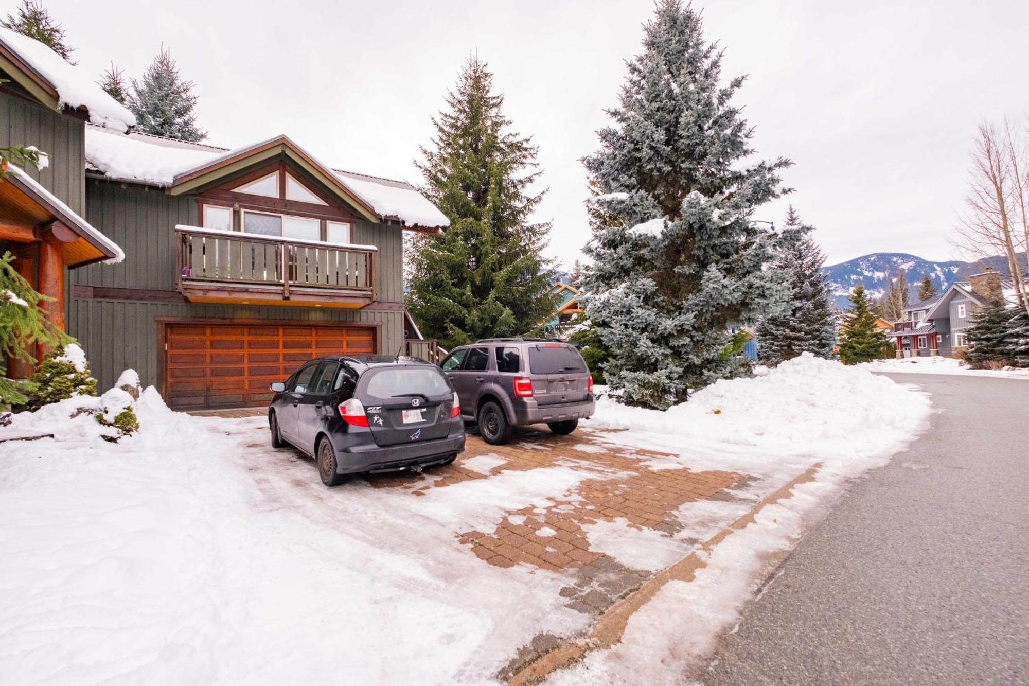 Chalet Spruce Grove By Outpost Whistler