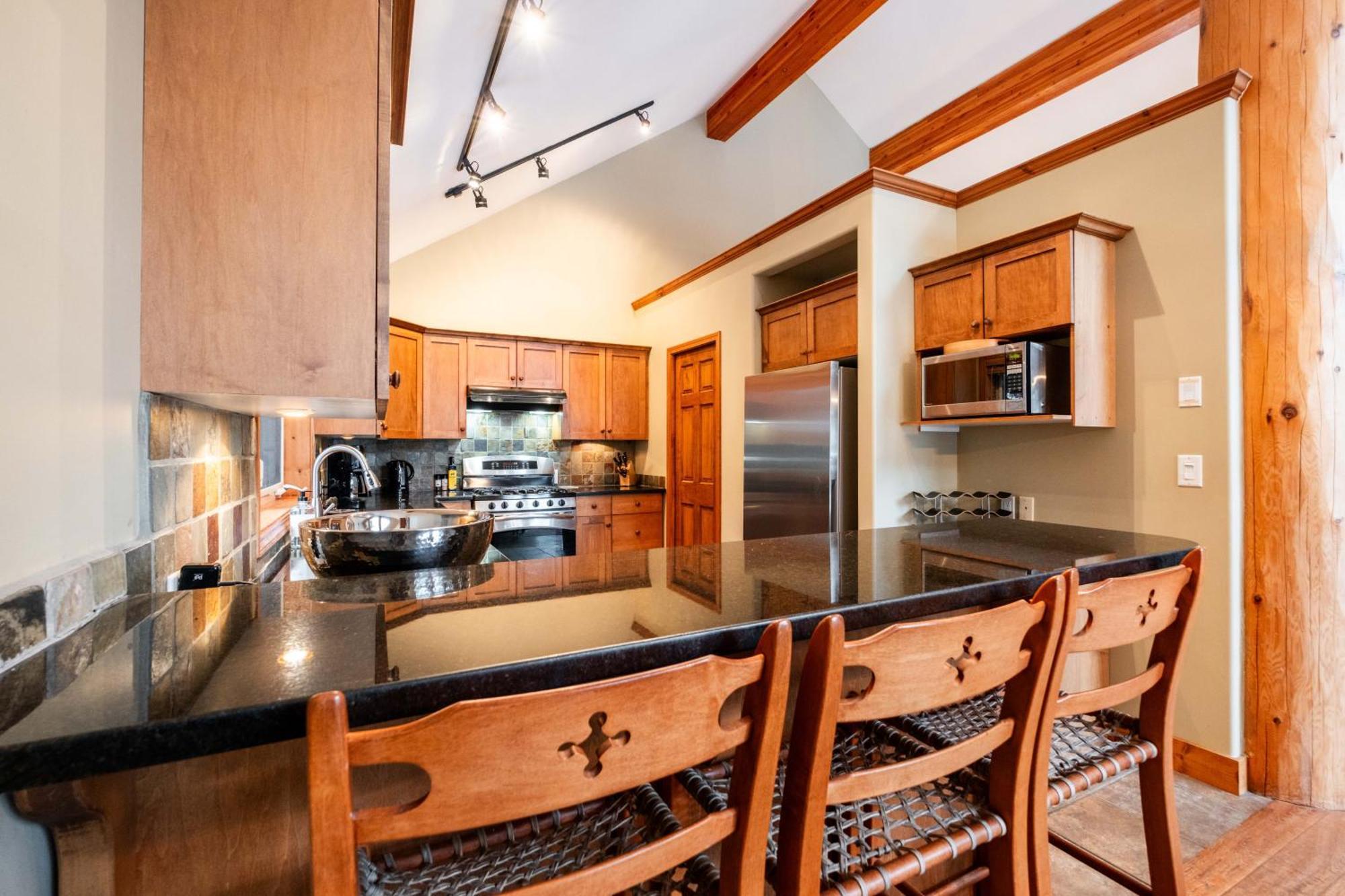 Spruce Grove By Outpost * Whistler