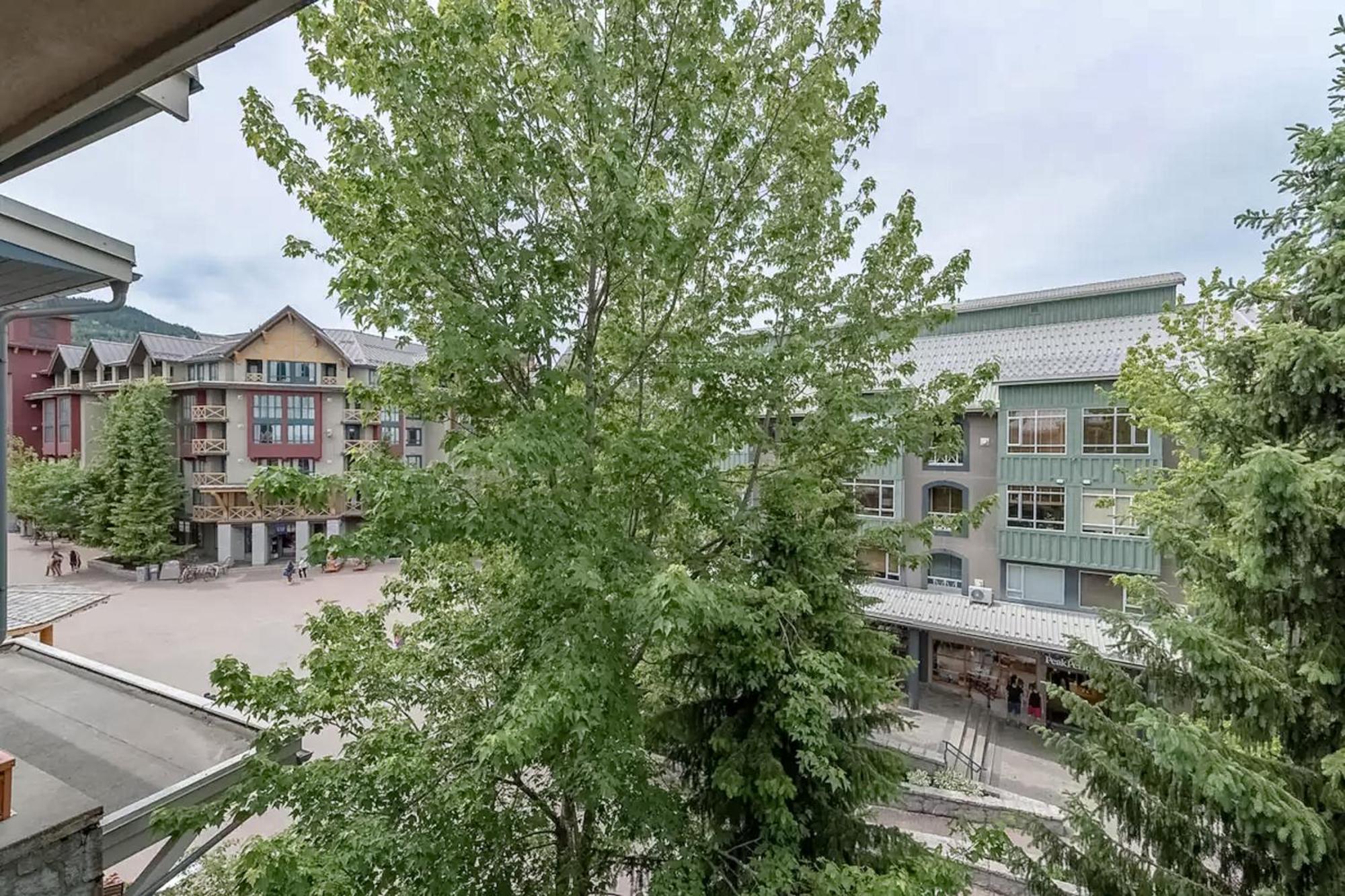Town Plaza 427 * Whistler