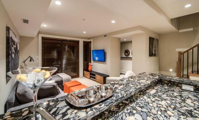 West Coast Alpine Contemporary 4 Bedroom Townhome With Private Hot Tub 35 Holiday home Whistler
