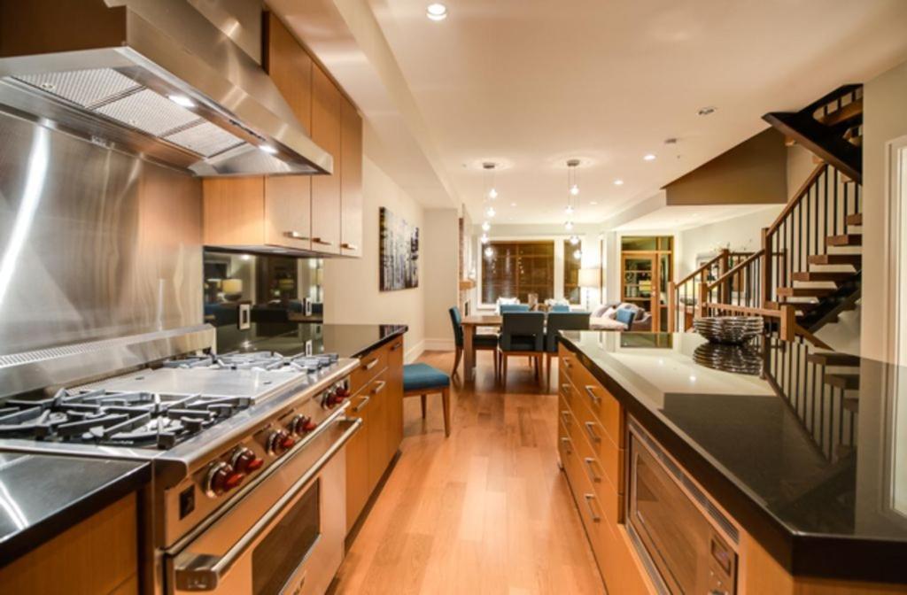 Holiday home West Coast Alpine Contemporary 4 Bedroom Townhome With Private Hot Tub 35 Whistler