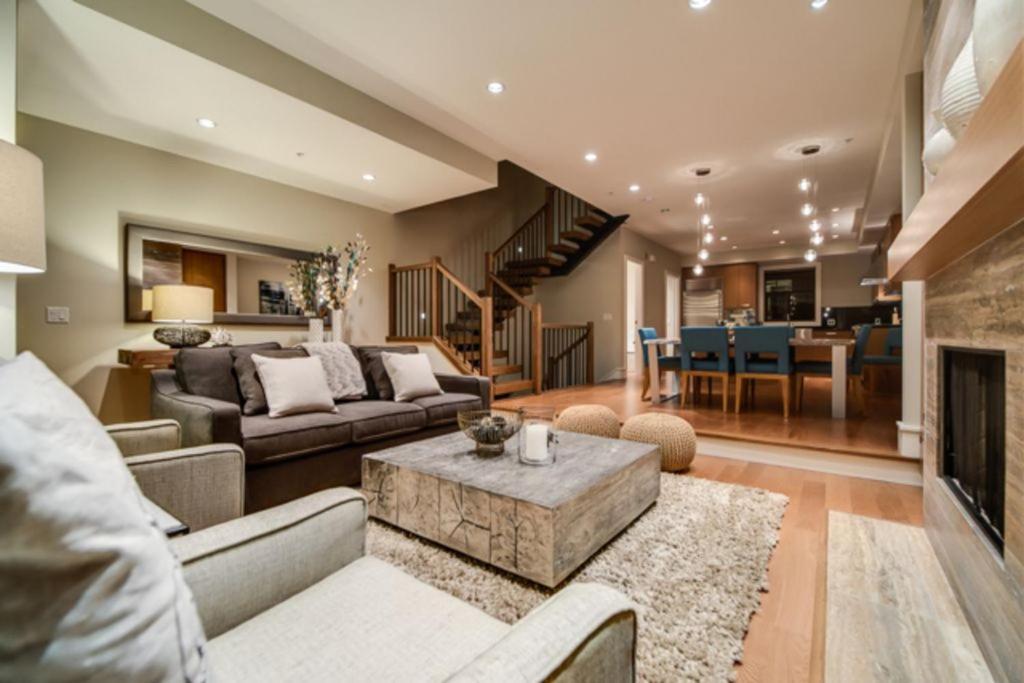 West Coast Alpine Contemporary 4 Bedroom Townhome With Private Hot Tub 35 Holiday home Whistler