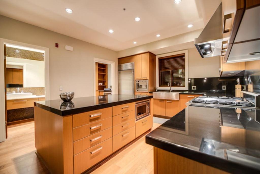 West Coast Alpine Contemporary 4 Bedroom Townhome With Private Hot Tub 35 Whistler