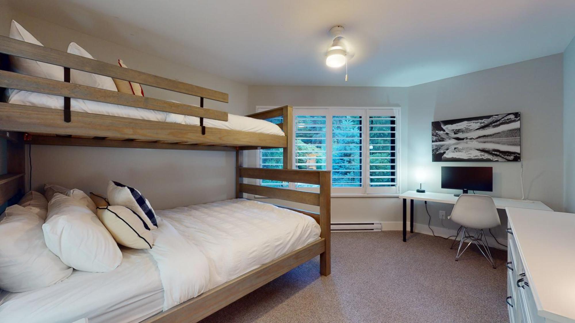 2br Renovated Townhouse In Benchlands By Harmony Holiday home
