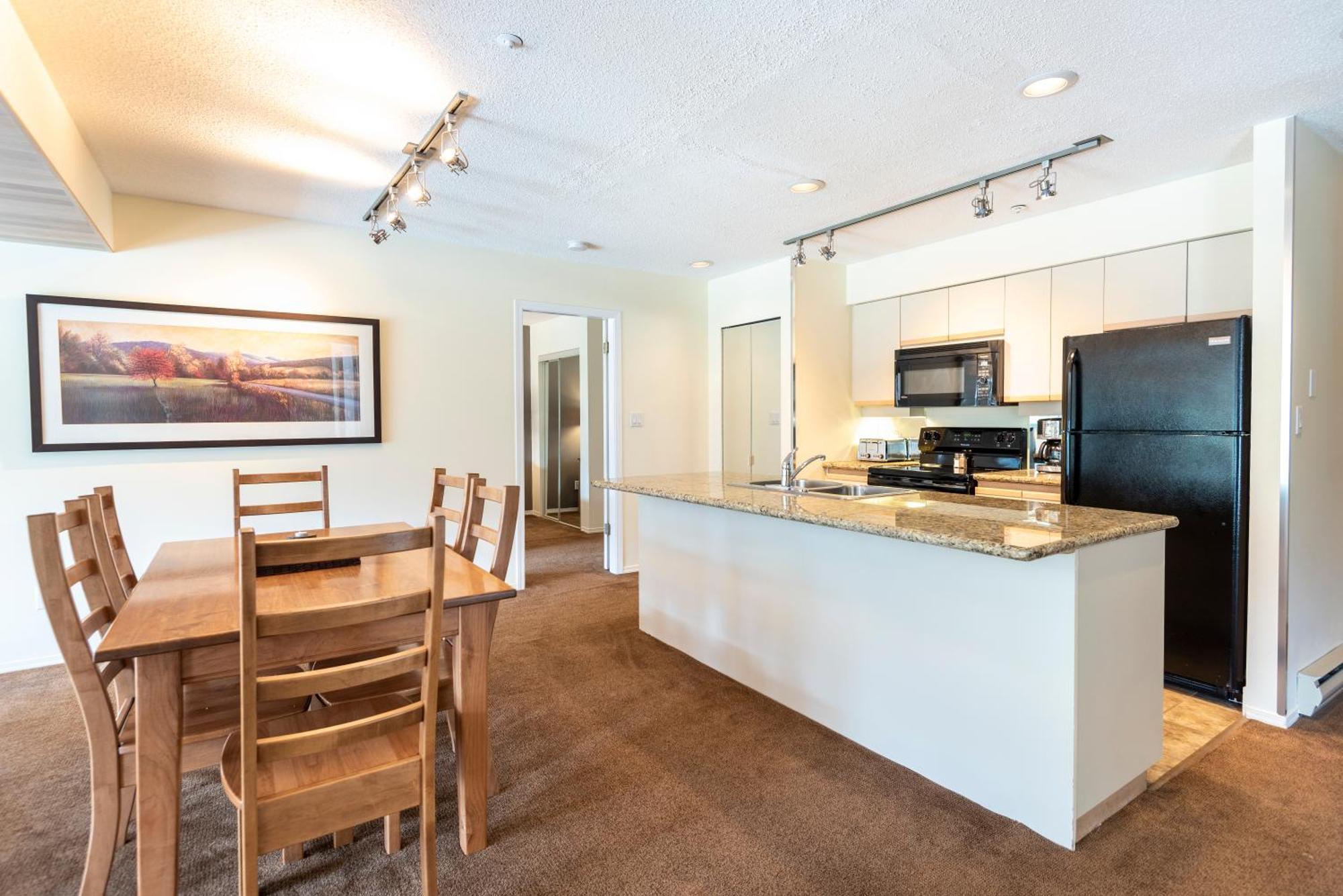 The Ironwood On Blueberry Hill Apartment *