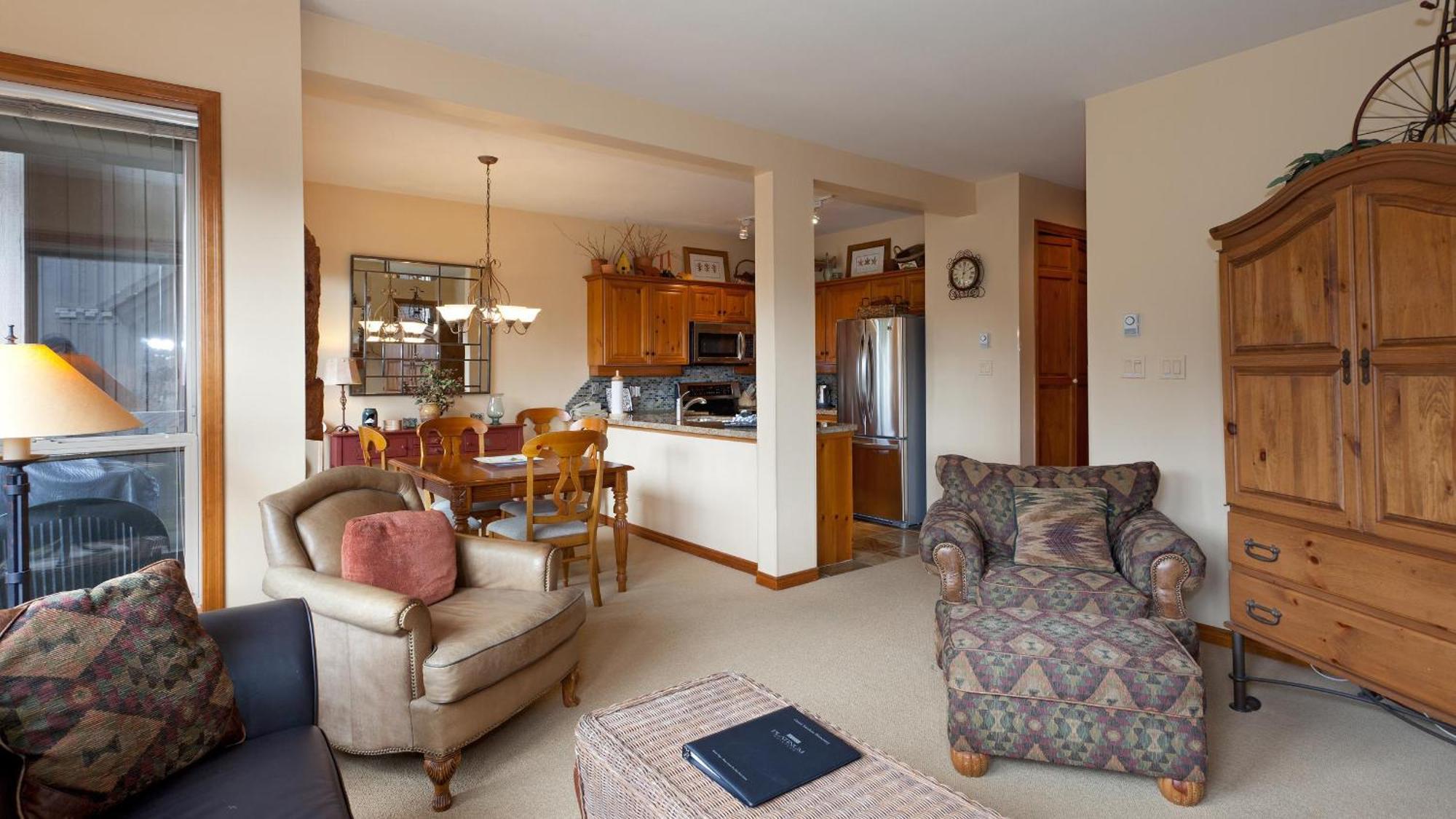 Painted Cliff 28 | Ski-in-ski-out Townhouse On Blackcomb W/ Hot Tub, Fireplace, Parking * Whistler