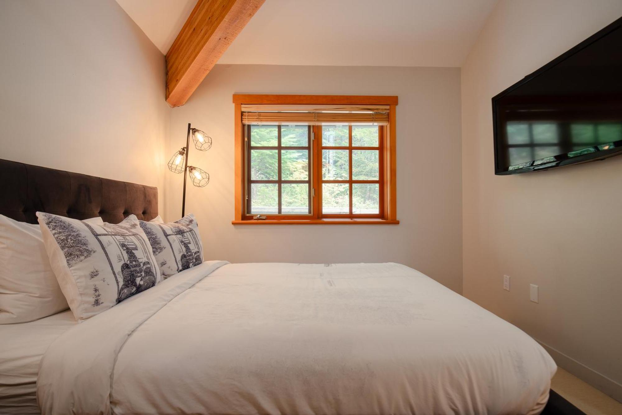 Luxury Mountain Retreat With Private Hot Tub By Harmony Holiday home