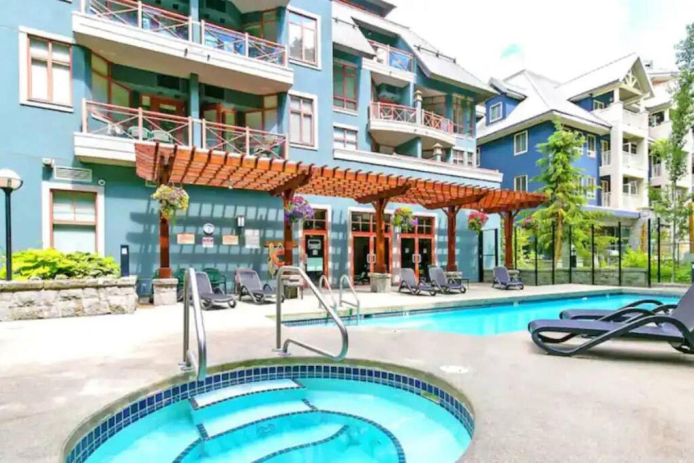 Cozy In Village Whistler