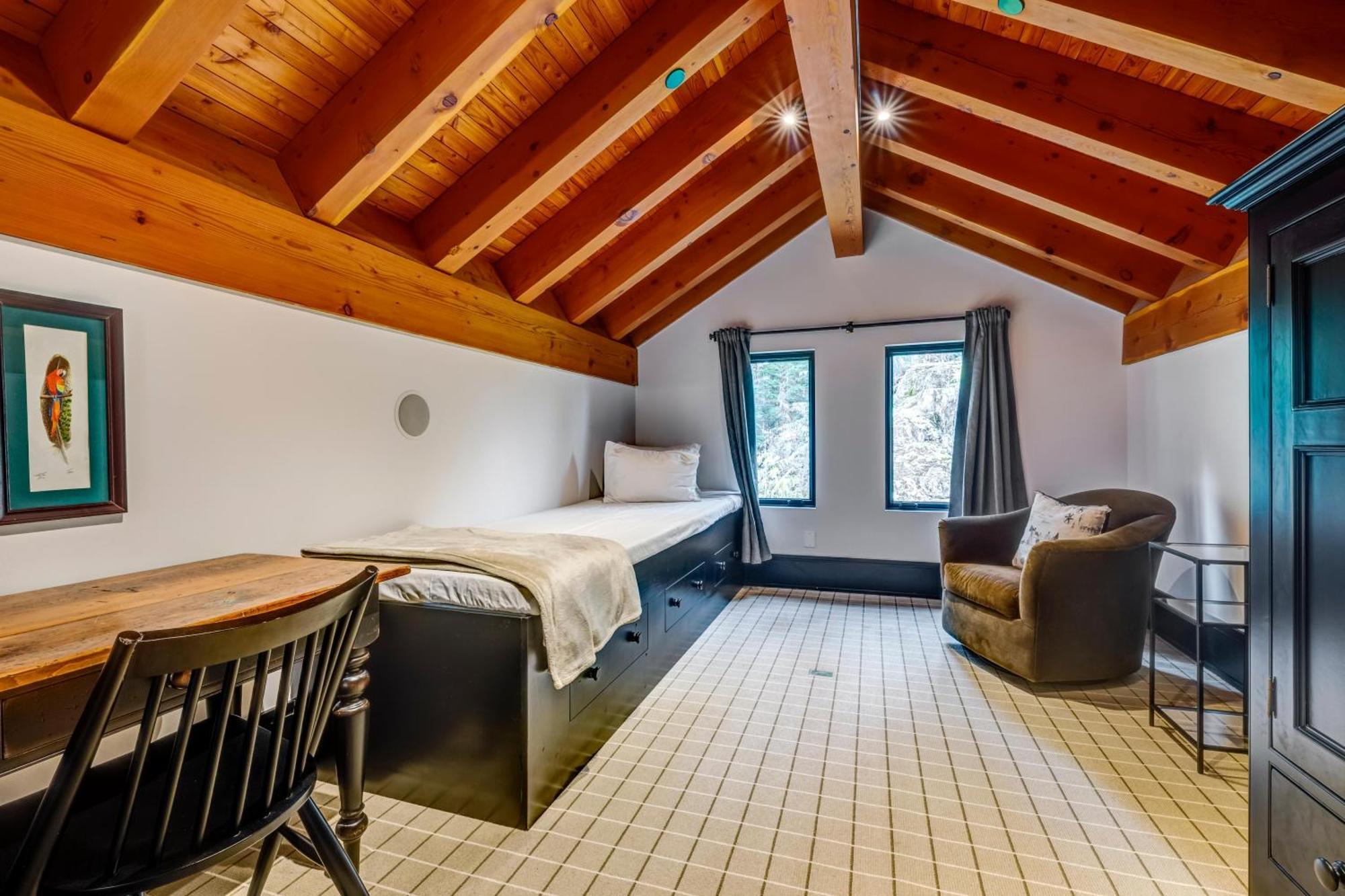 Kadenwood 2924 Whistler