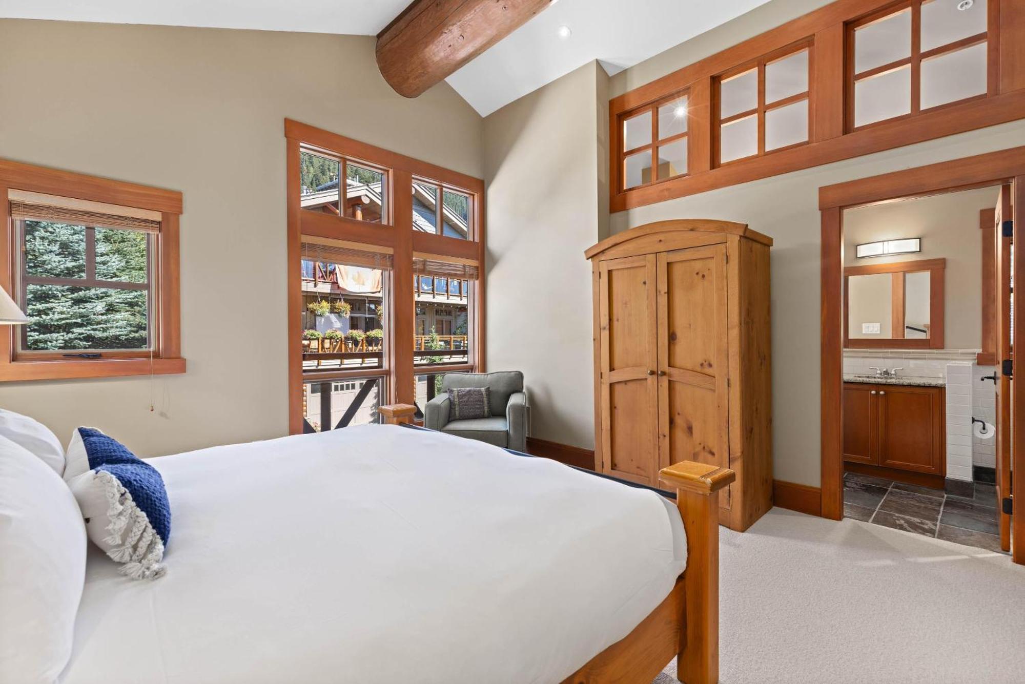 Taluswood The Heights 17 | Access Townhome With Private Hot Tub, & Scenic Views *