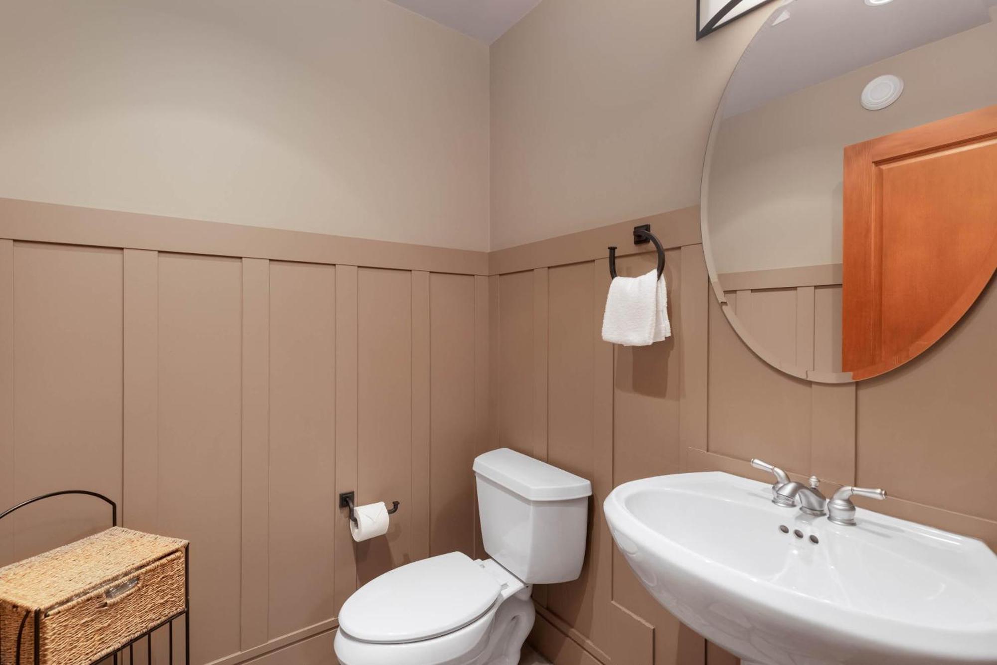 Taluswood The Heights 17 | Access Townhome With Private Hot Tub, & Scenic Views * Whistler