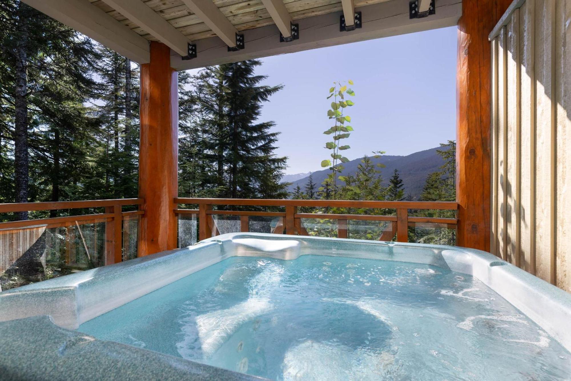 Taluswood The Heights 17 | Access Townhome With Private Hot Tub, & Scenic Views