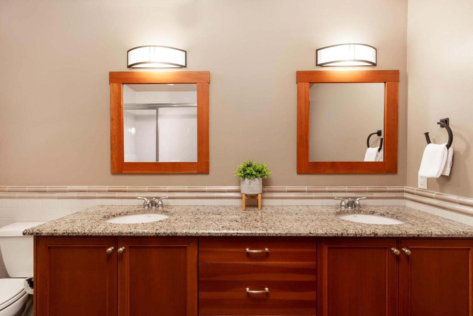 Holiday home Taluswood The Heights 17 | Access Townhome With Private Hot Tub, & Scenic Views Whistler
