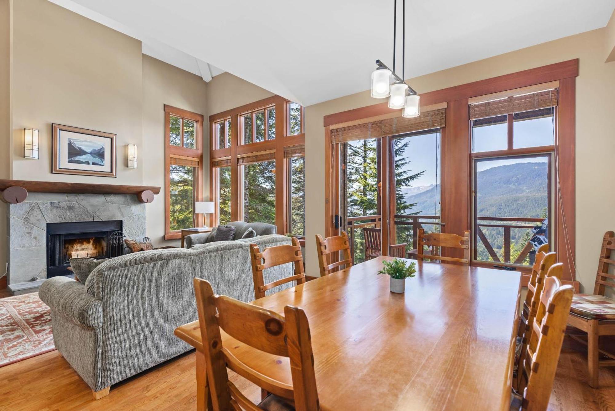 Holiday home Taluswood The Heights 17 | Access Townhome With Private Hot Tub, & Scenic Views