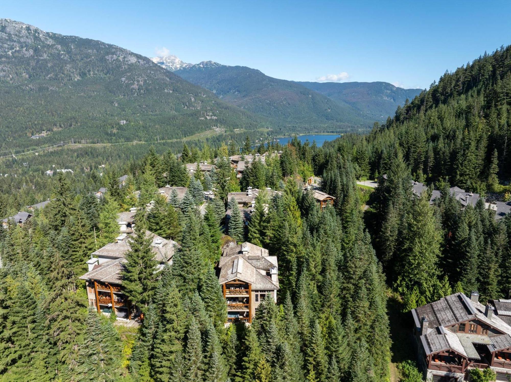 Taluswood The Heights 6 | Beautifully Updated W/ Private Hot Tub, Slopeside View, Parking *