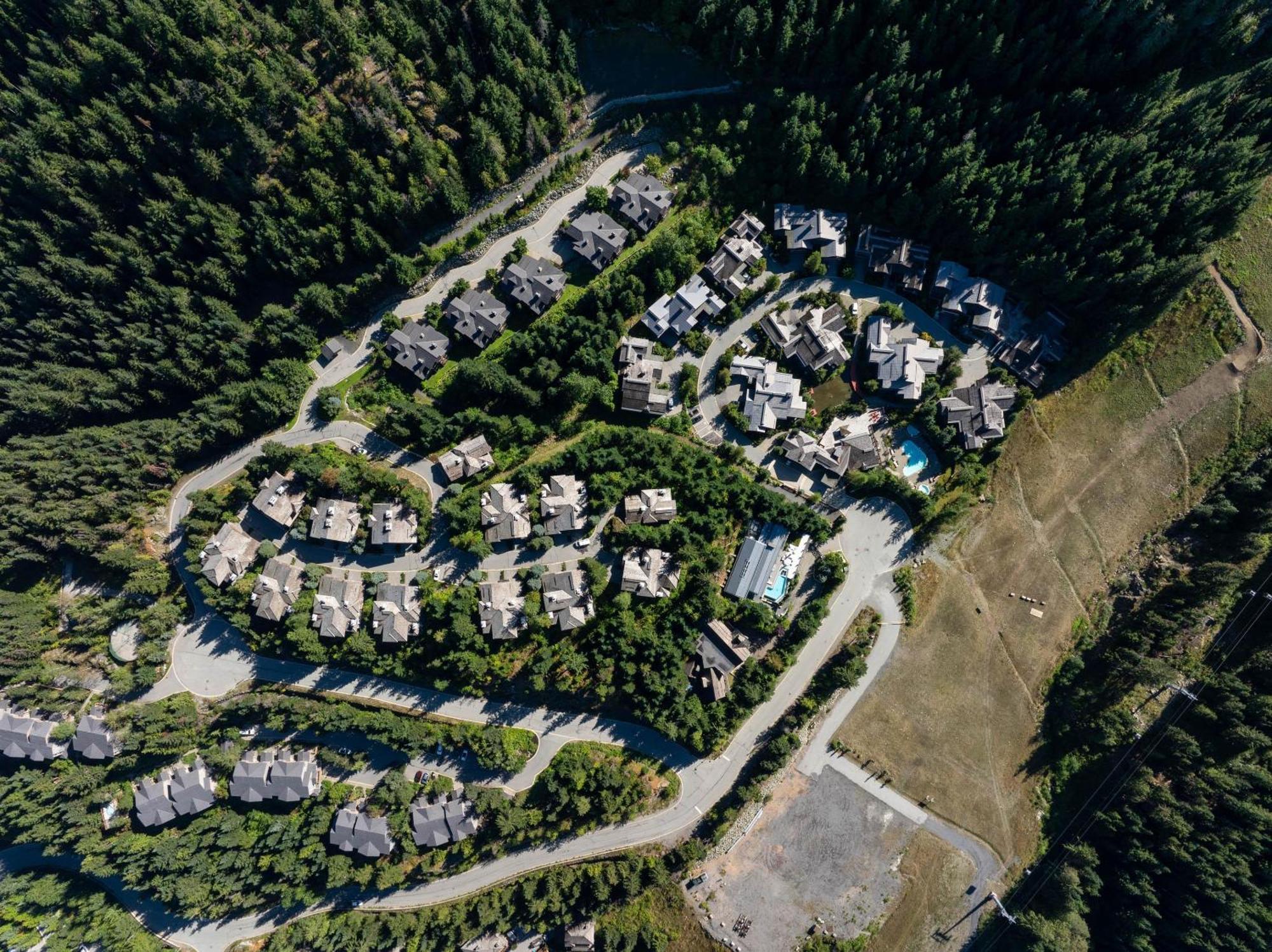 Taluswood The Heights 6 | Beautifully Updated W/ Private Hot Tub, Slopeside View, Parking Holiday home