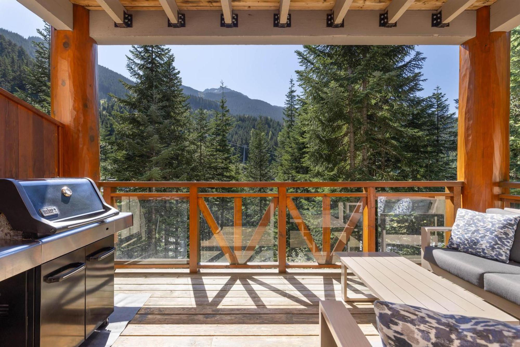Taluswood The Heights 6 | Beautifully Updated W/ Private Hot Tub, Slopeside View, Parking *