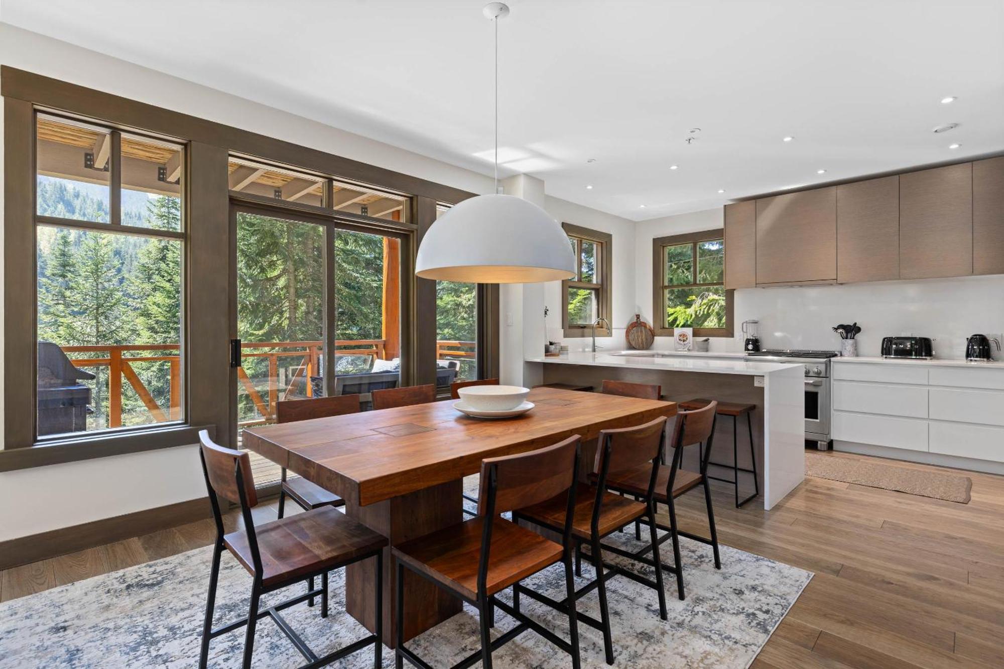 Taluswood The Heights 6 | Beautifully Updated W/ Private Hot Tub, Slopeside View, Parking