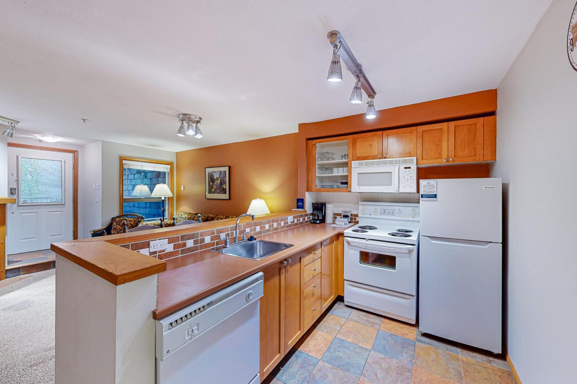 Glacier's Reach 115b Apartment *