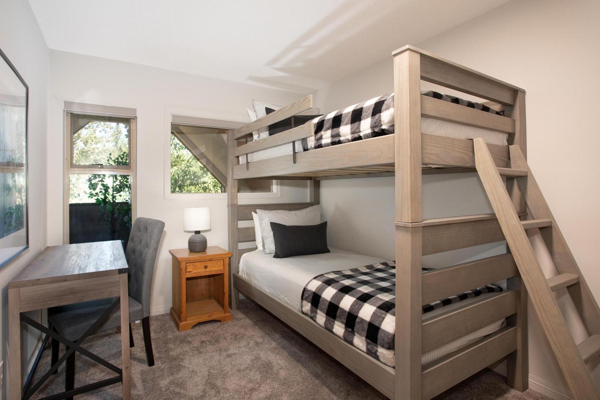 Gleneagle 14 | Family-friendly Townhome With Parking & Free Village Shuttle * Whistler