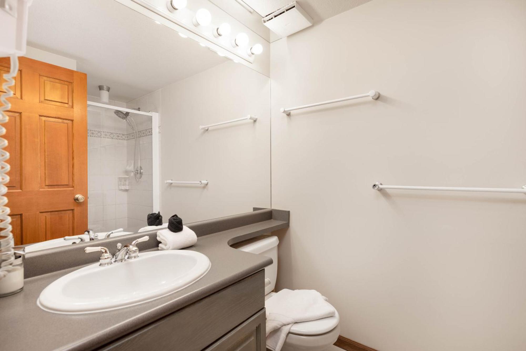 Apartment Stoney Creek Sunpath By Premier *