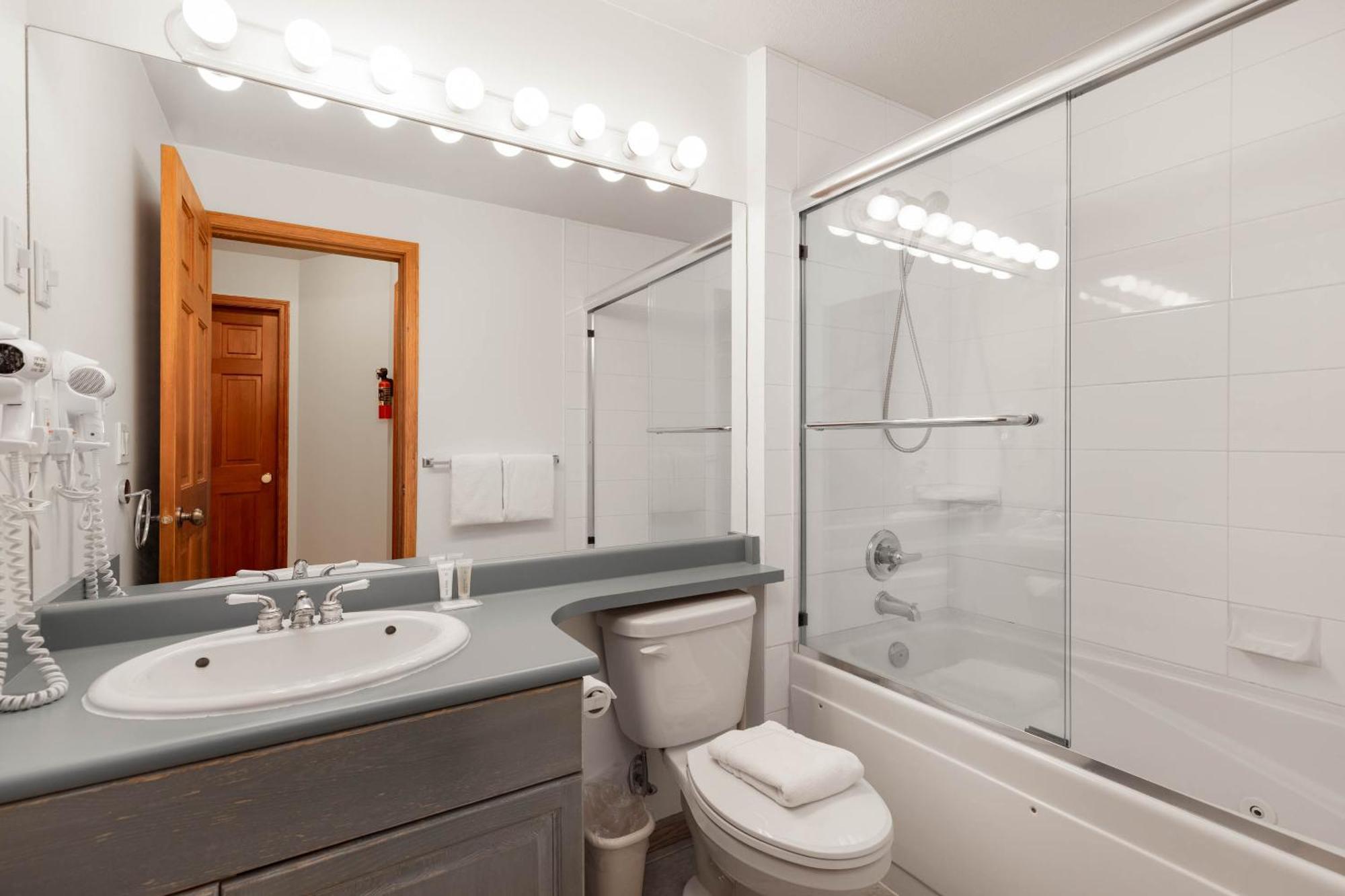 Stoney Creek Sunpath By Premier Apartment