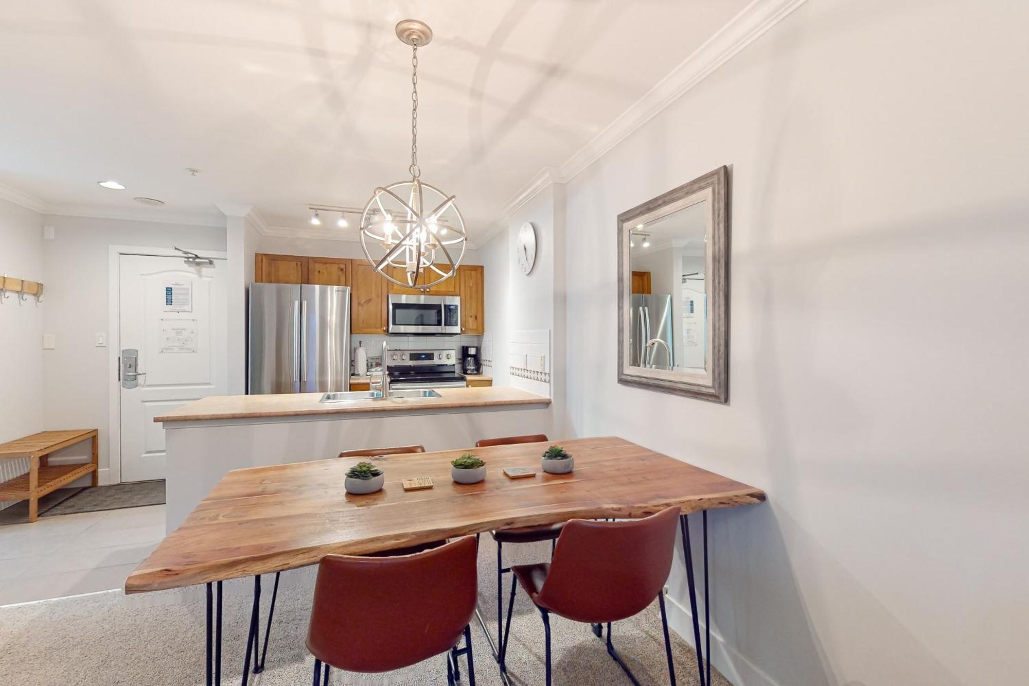Town Plaza 427 Apartment